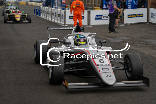 Kanato LE - Hitech Pulse-Eight British Formula 4 Championship Cr